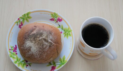 「ハウネベーヤー：玄米パン」シンプルな一色朝ごはんをゆっくりと味わう幸せ
