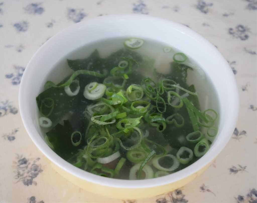 即席塩麹きのこスープ(湯を注いだ後)